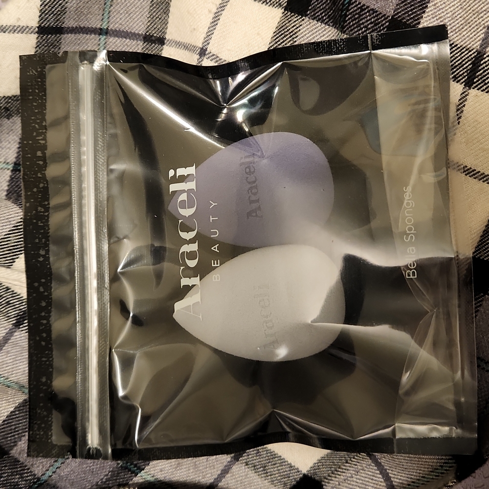 Araceli beauty sponges
